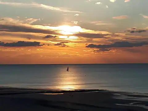 Tiny Apt W/ Balcony And Seaview, Even Out Of Your Bed ! Ostende Exterior foto